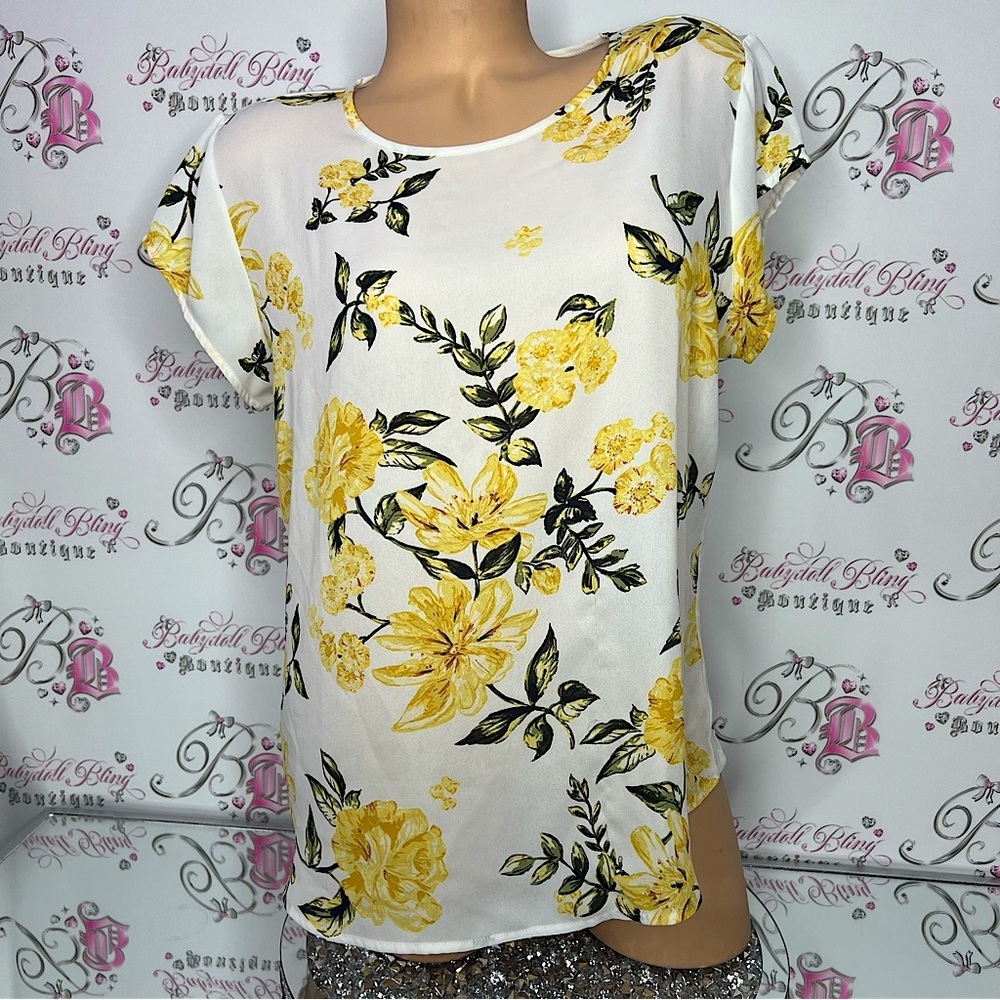 Van Heusen floral tshirt blouse white yellow green flowers flowy cute garden
